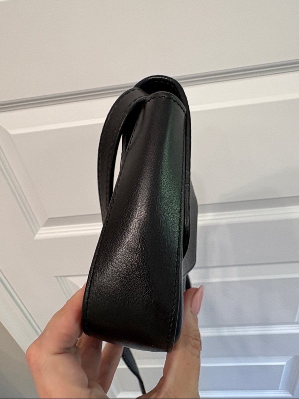 Cuyana Classic Black Italian Leather 3-in-1 Bag - Timeless Everyday Style - Picture 8 of 16
